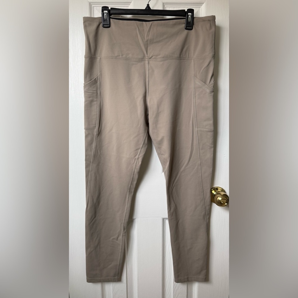 Tuff Athletics Women's Leggings Beige/Tan Colour Size XXL NEW
